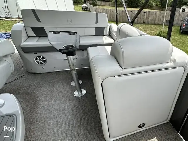 Godfrey Pontoon Aquapatio 255