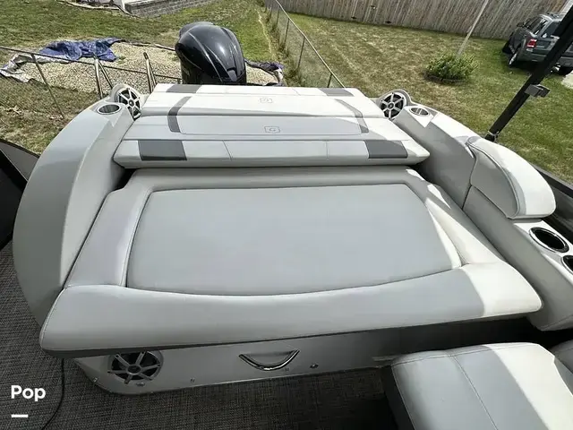 Godfrey Pontoon Aquapatio 255