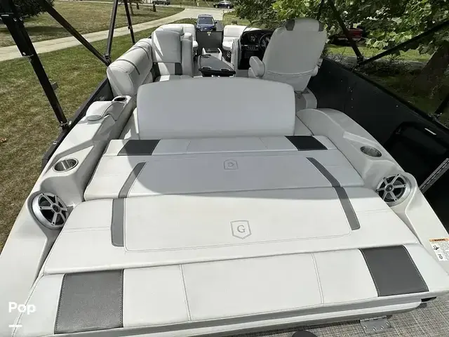 Godfrey Pontoon Aquapatio 255