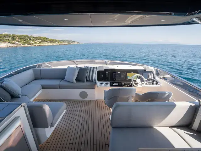 Sunseeker 88m Yacht