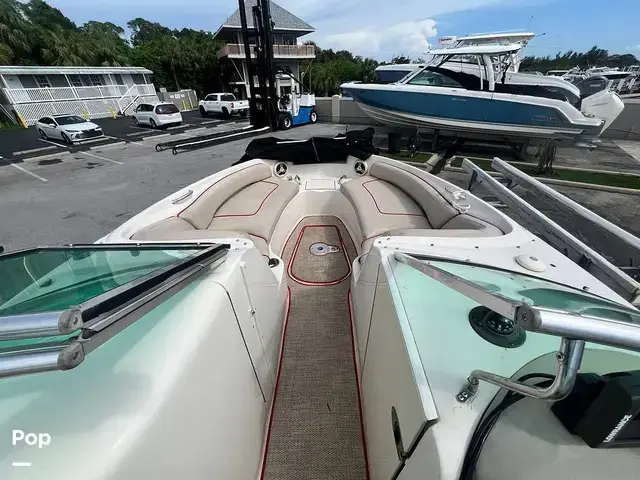 Sea Ray 240 Sundeck