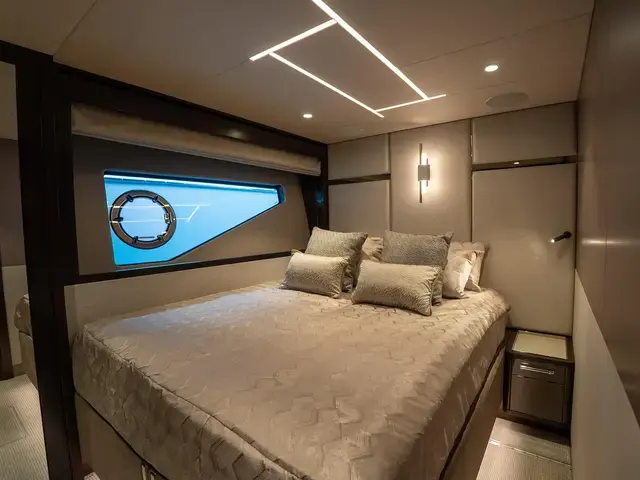 Sunseeker 88m Yacht