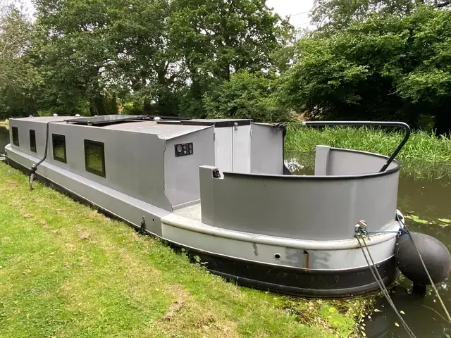 Custom Widebeam Barge