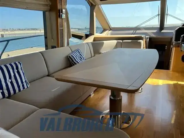 Galeon 680 Fly