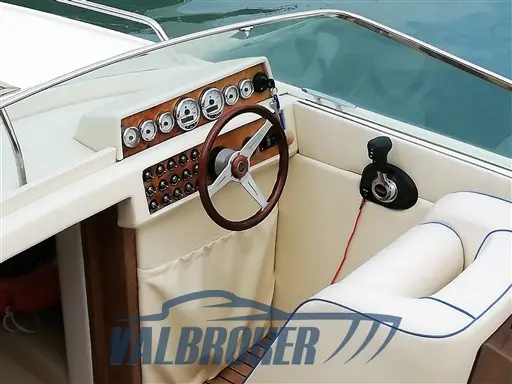 1984 Mercruiser vantage 25