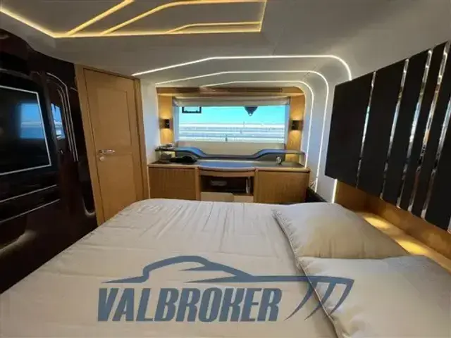 Galeon 680 Fly