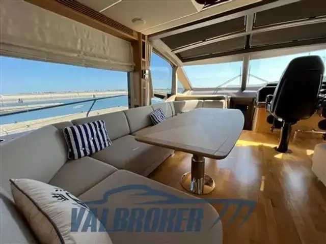 Galeon 680 Fly