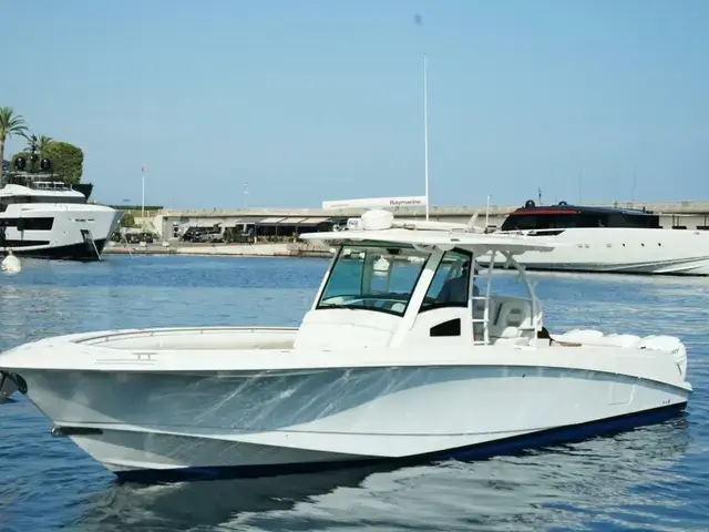 Boston Whaler Whaler 370 Outrage