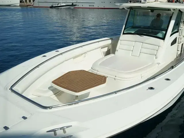 Boston Whaler Whaler 370 Outrage