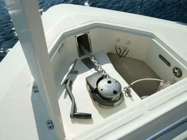 Boston Whaler Whaler 370 Outrage