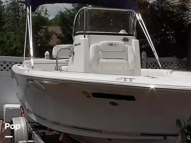 Sea Hunt Boats 196 Ultra