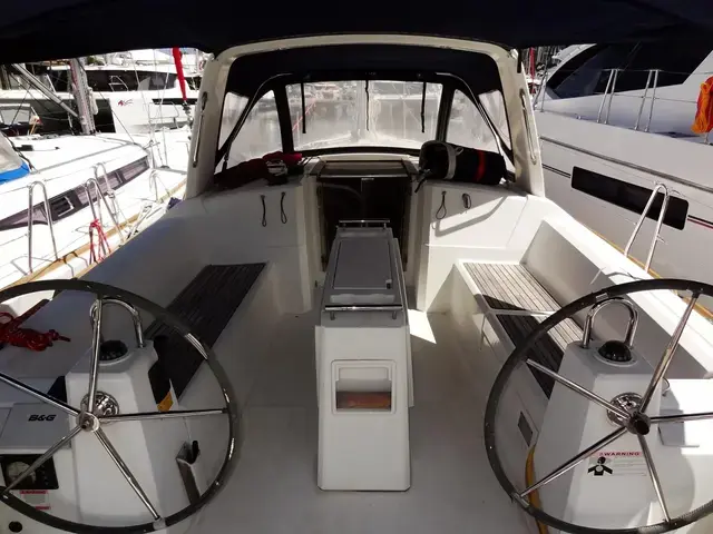 Beneteau Oceanis 38