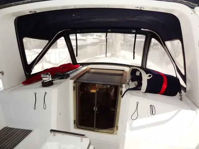 Beneteau Oceanis 38