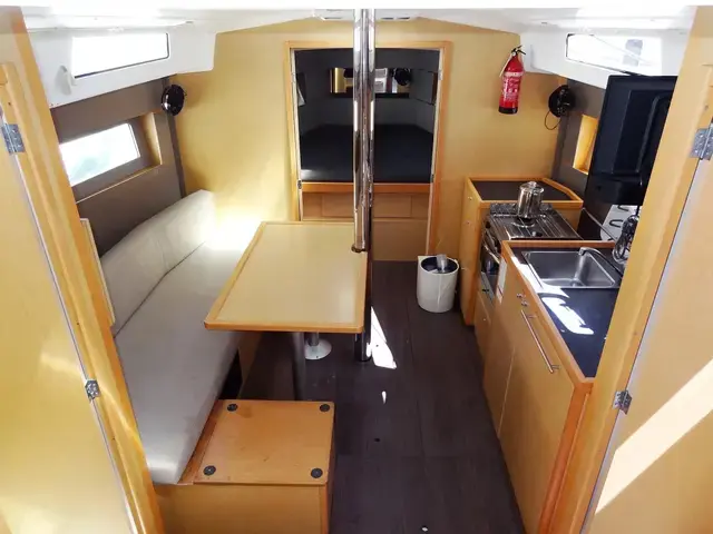 Beneteau Oceanis 38