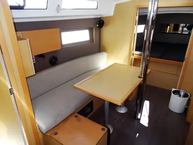 Beneteau Oceanis 38