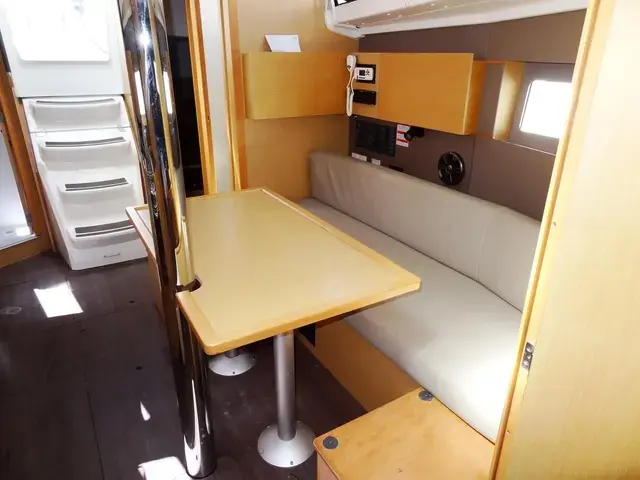 Beneteau Oceanis 38