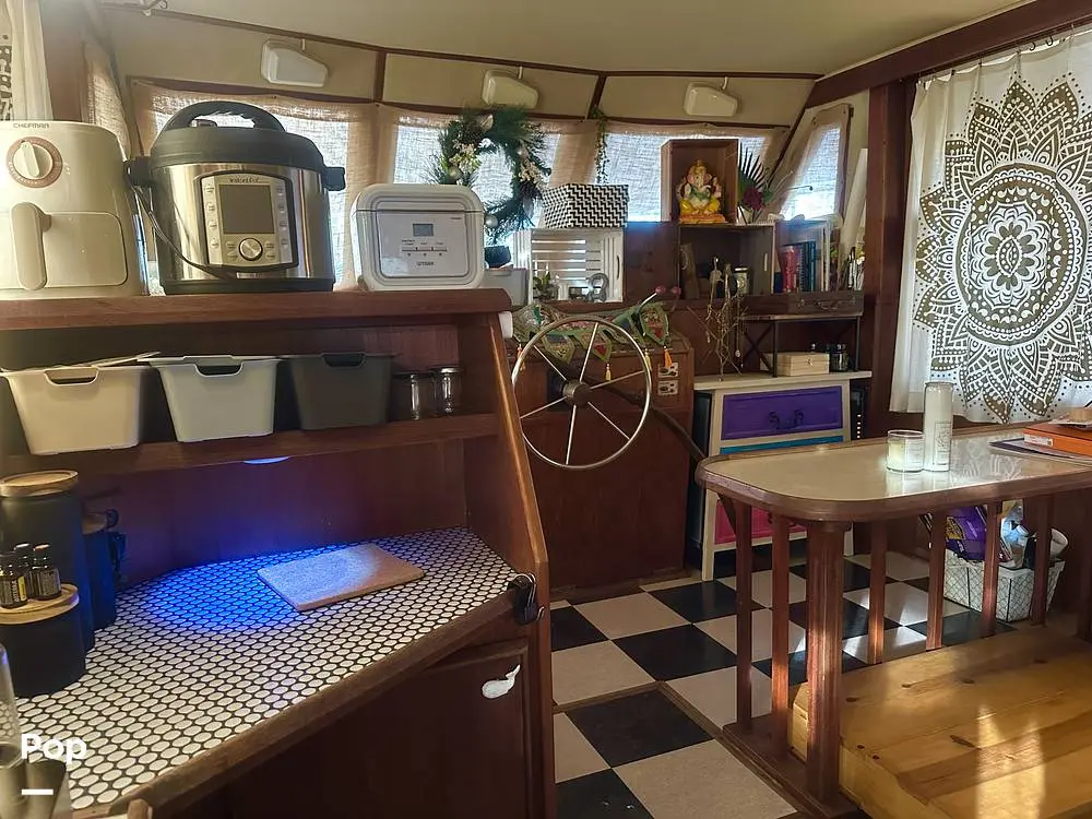 1986 Commodore 450 yacht home