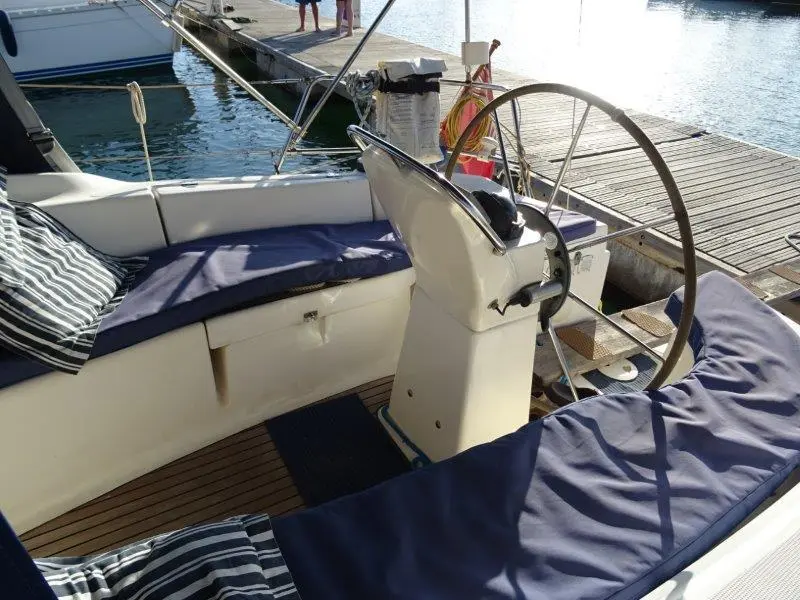 2002 Bavaria 32