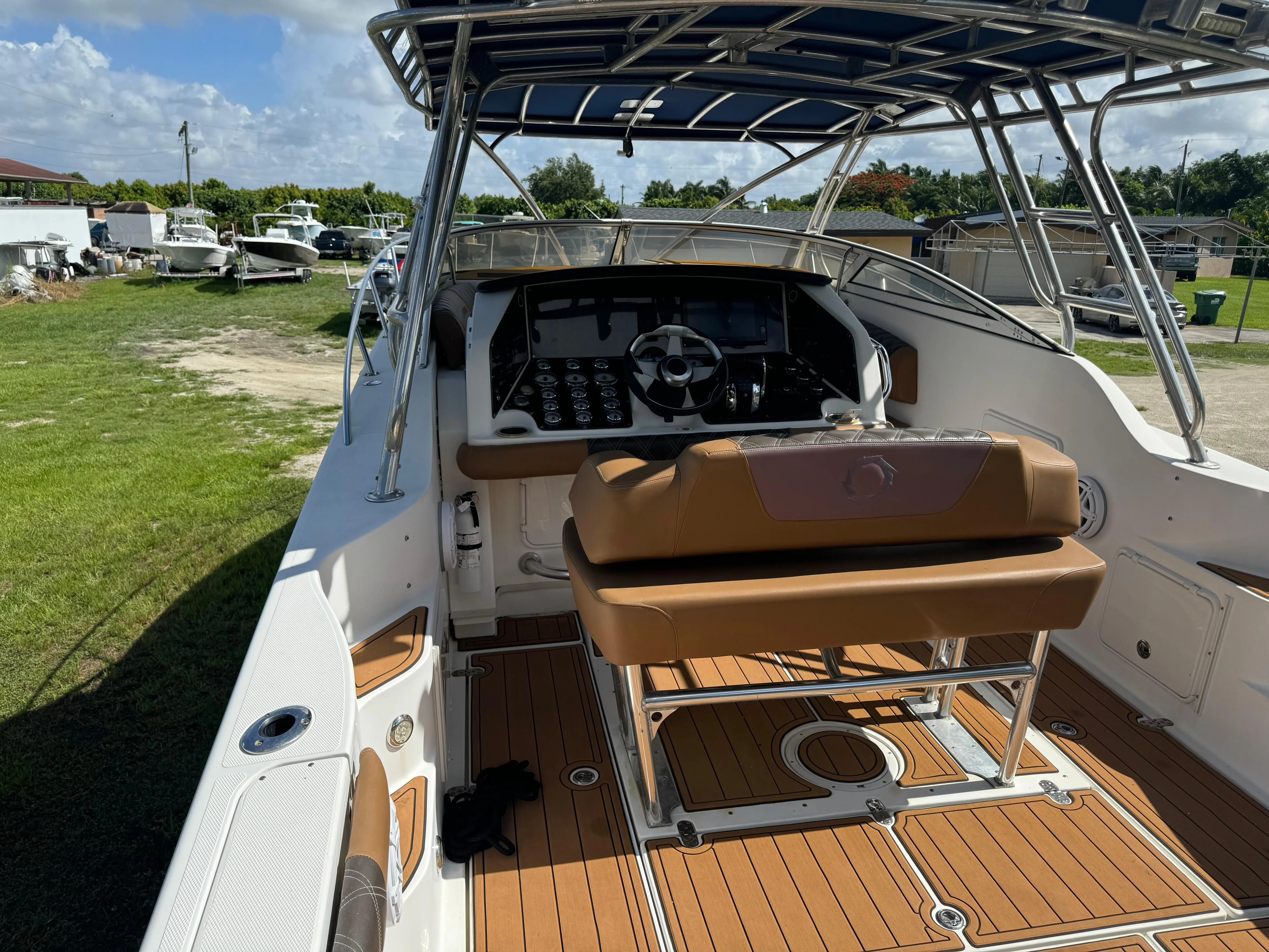 2006 Fountain 38 lx