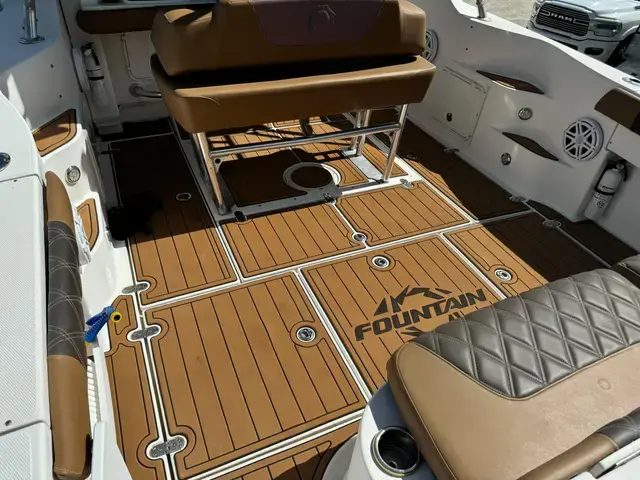 Fountain Powerboats 38 LX