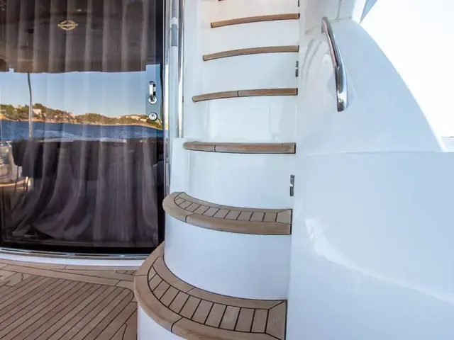 Sunseeker Predator 82