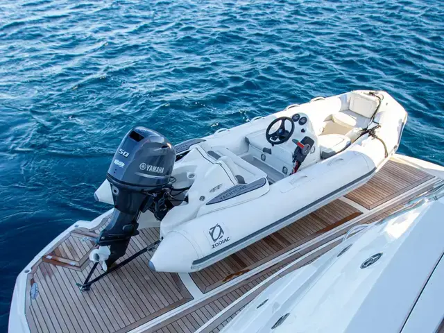 Sunseeker Predator 82