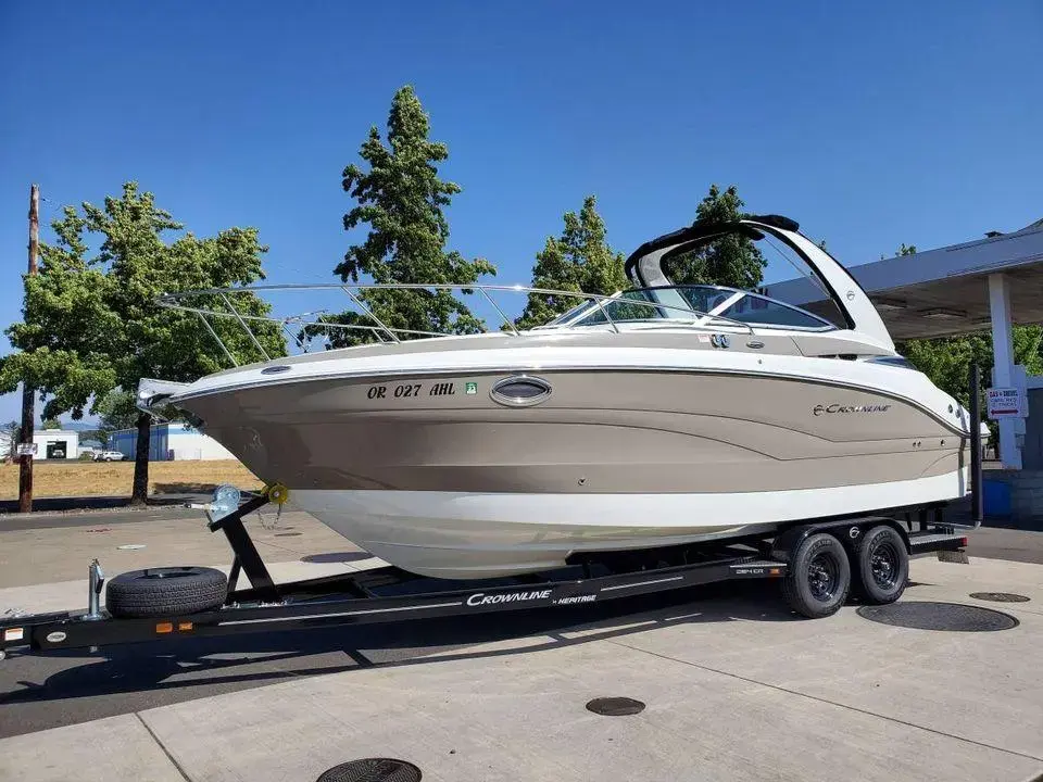 2022 Crownline 264 cr