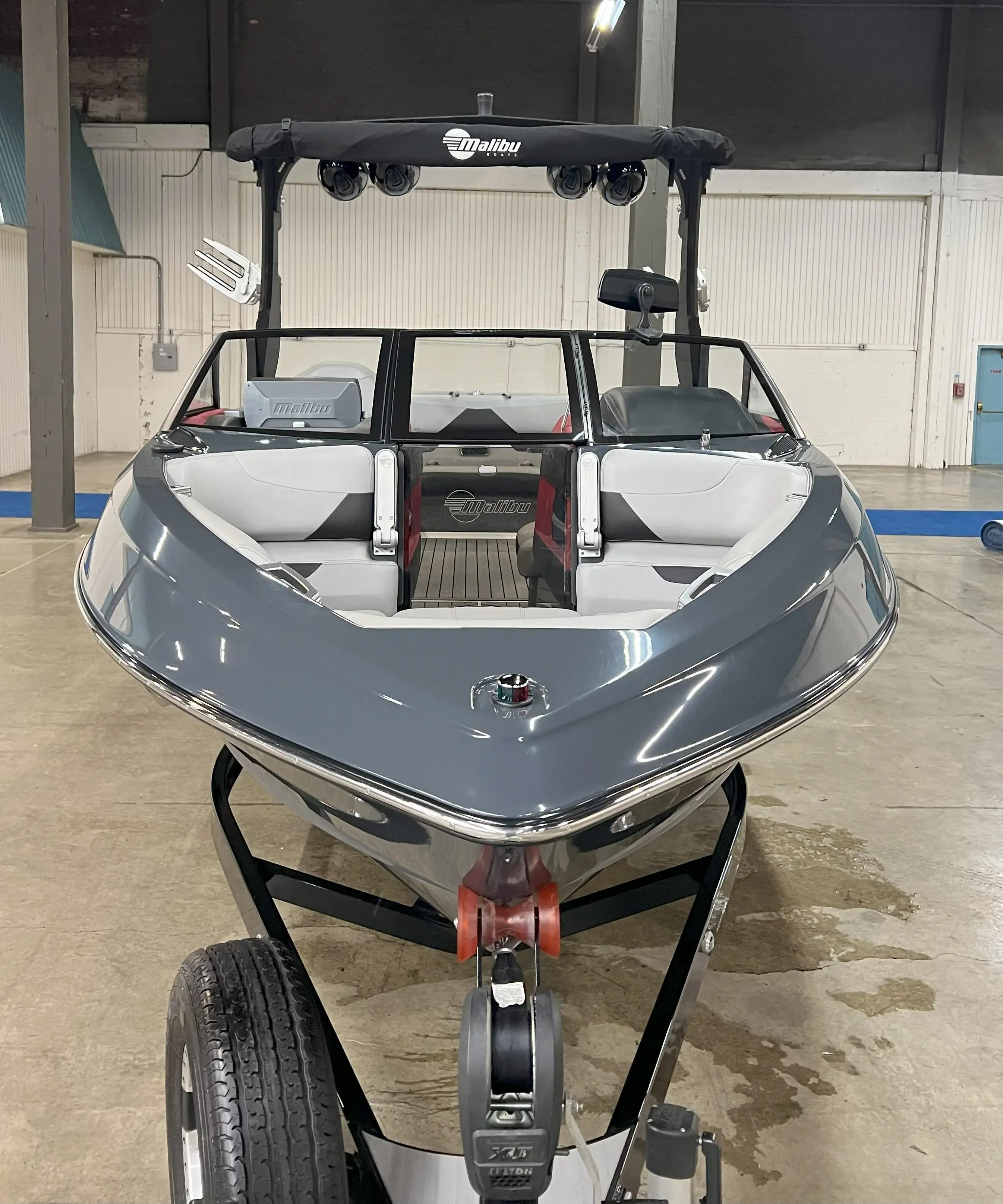 2017 Malibu 23 lsv