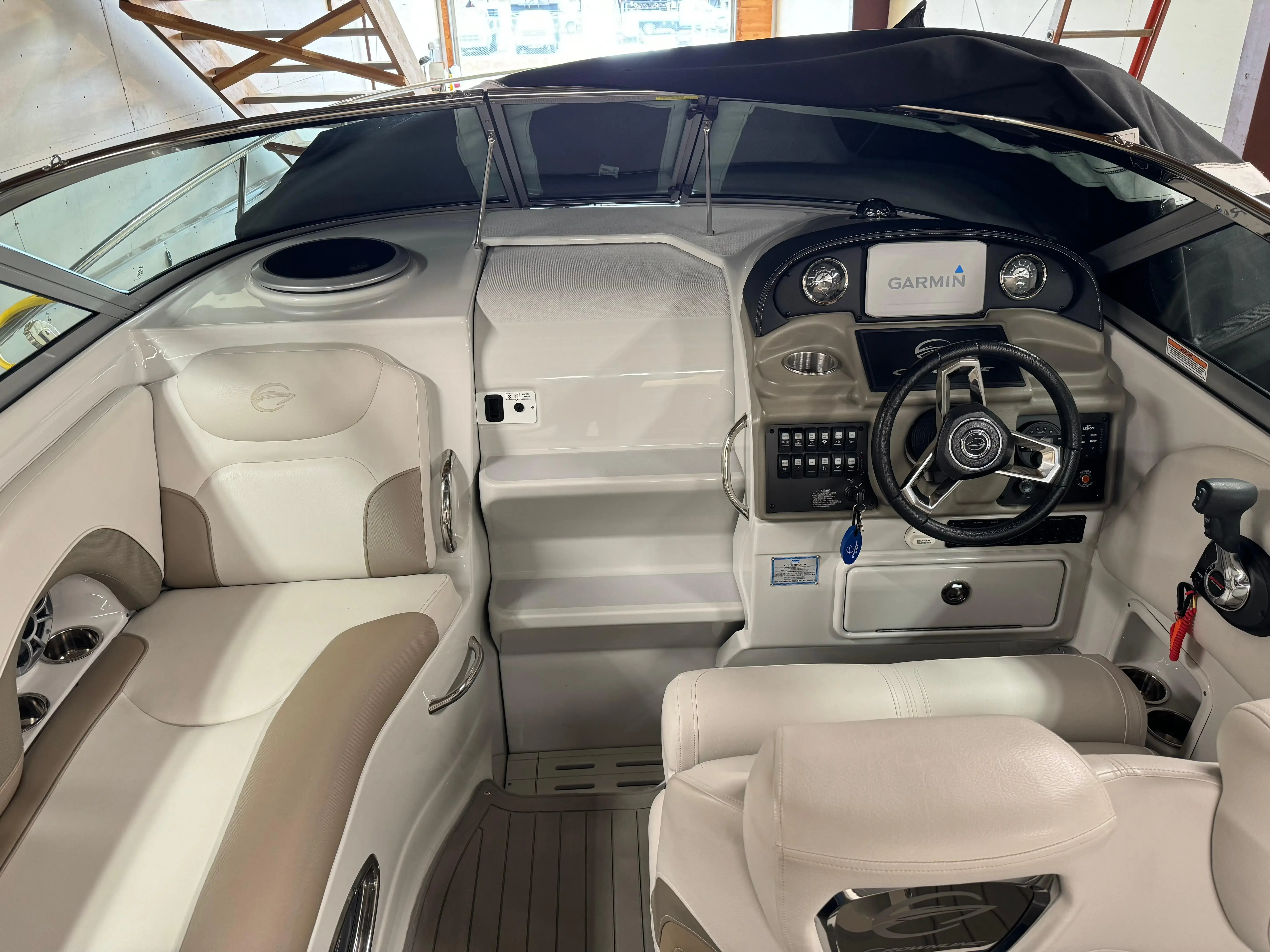 2022 Crownline 264 cr