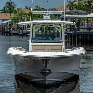 2018 Boston Whaler 380 Outrage