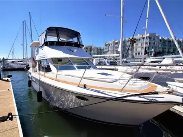 Carver 355 Aft Cabin