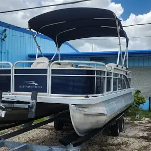 2015 Bennington Marine 20Sf