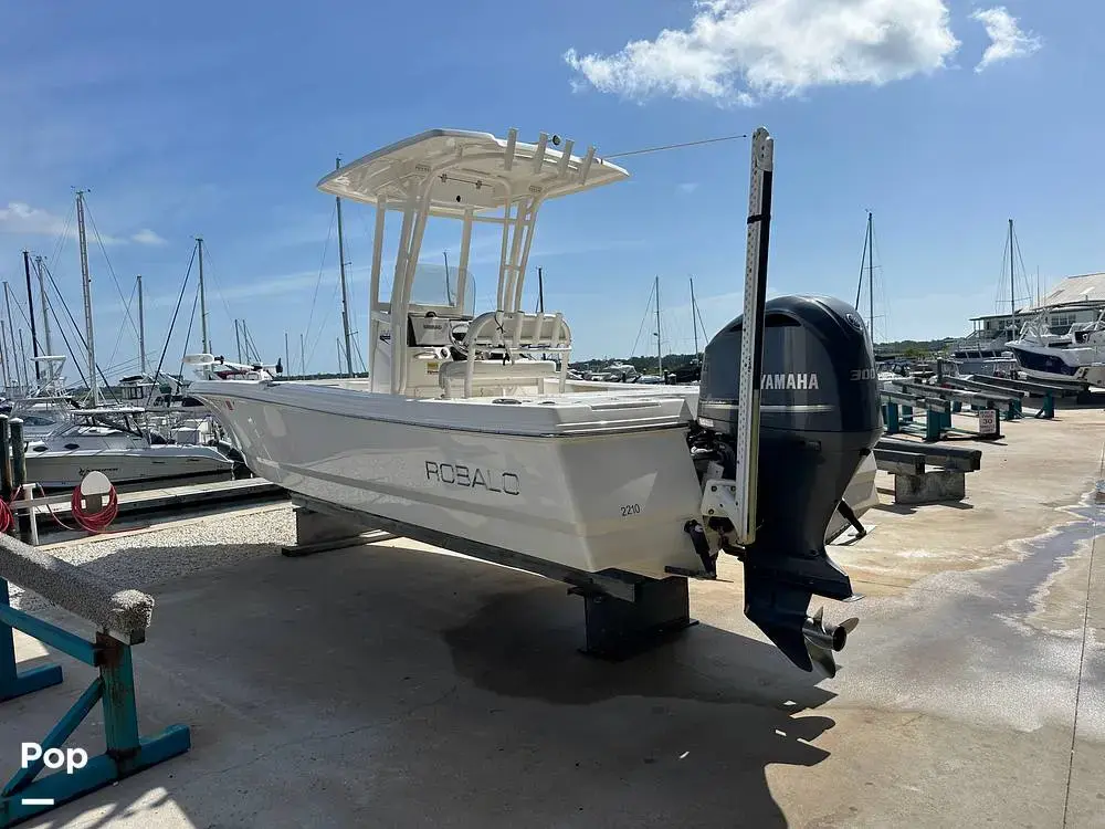 2015 Robalo 246 cayman