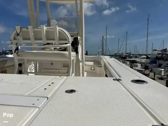 Robalo Cayman 246