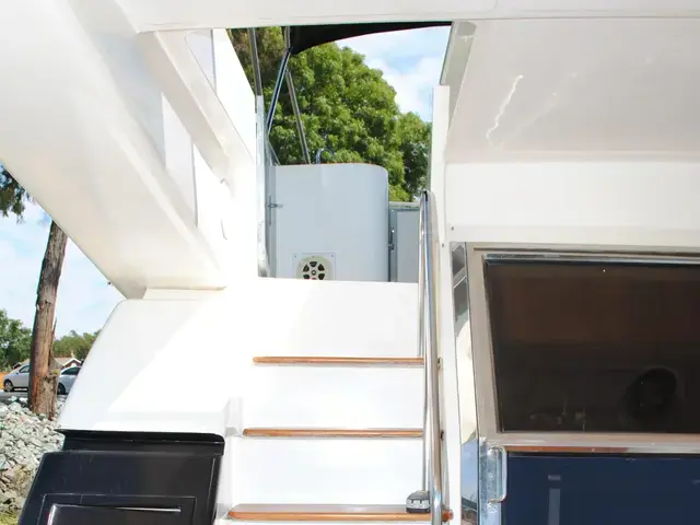 Johnson 63 Flybridge -