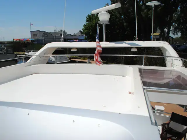 Johnson 63 Flybridge -