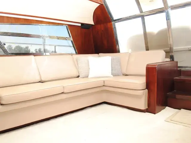 Johnson 63 Flybridge -