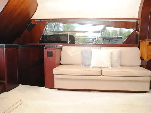 Johnson 63 Flybridge -