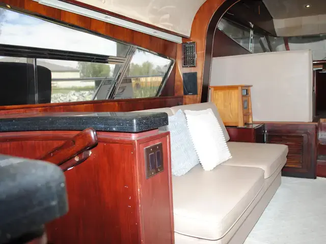 Johnson 63 Flybridge -