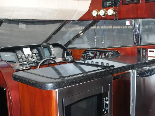 Johnson 63 Flybridge -