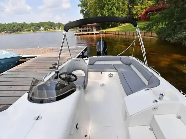 Stingray Boats 212 Sc