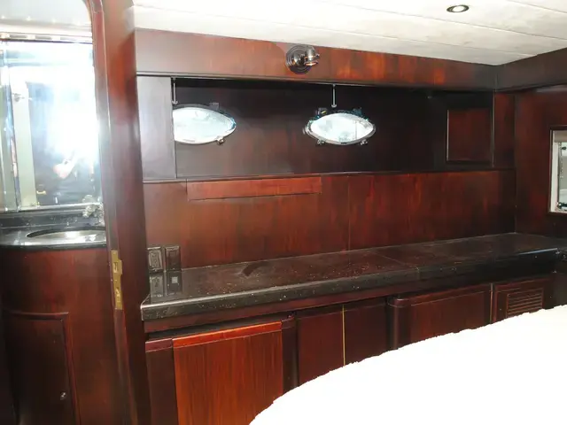 Johnson 63 Flybridge -