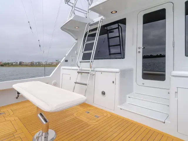 Hatteras 60'