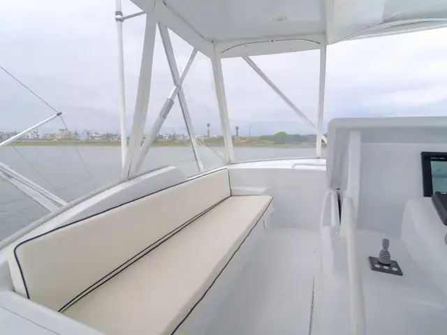 Hatteras 60'