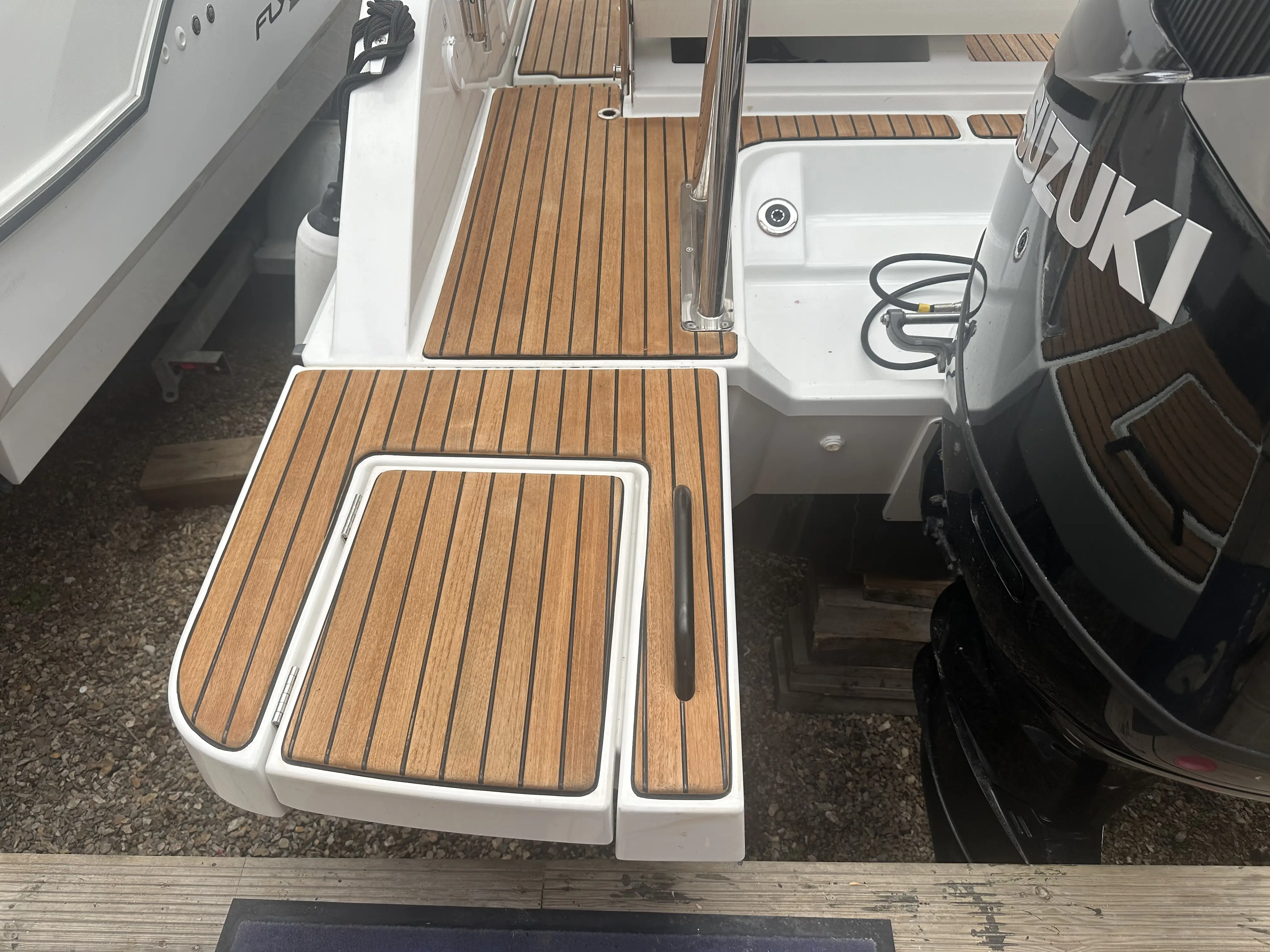 2022 Beneteau flyer 8 sundeck outboard