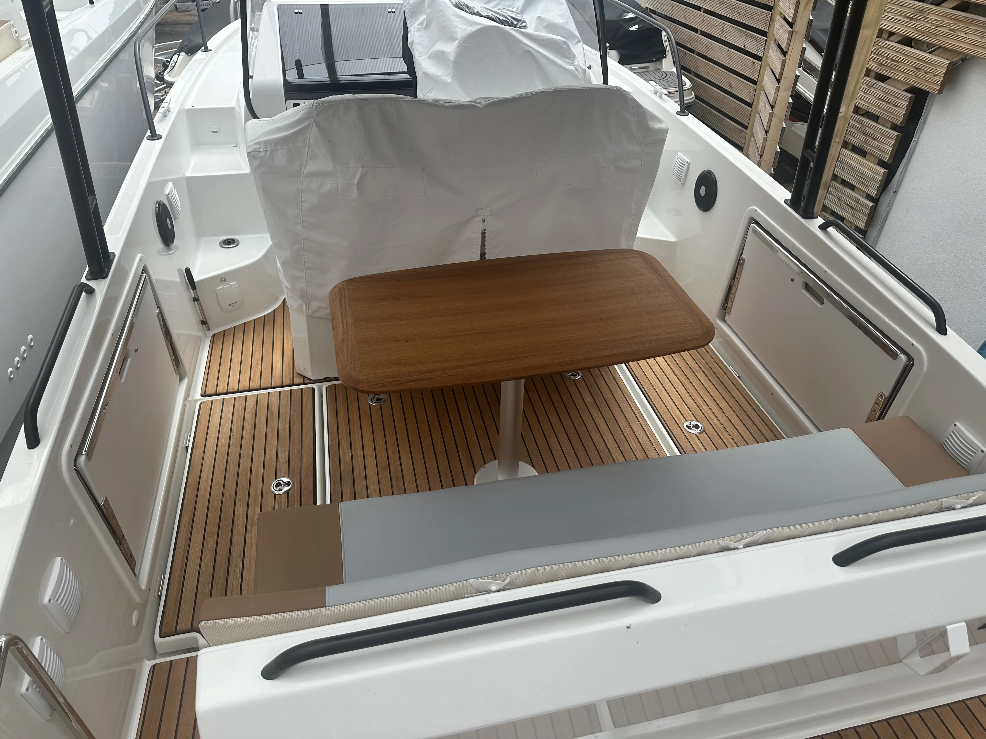 2022 Beneteau flyer 8 sundeck outboard