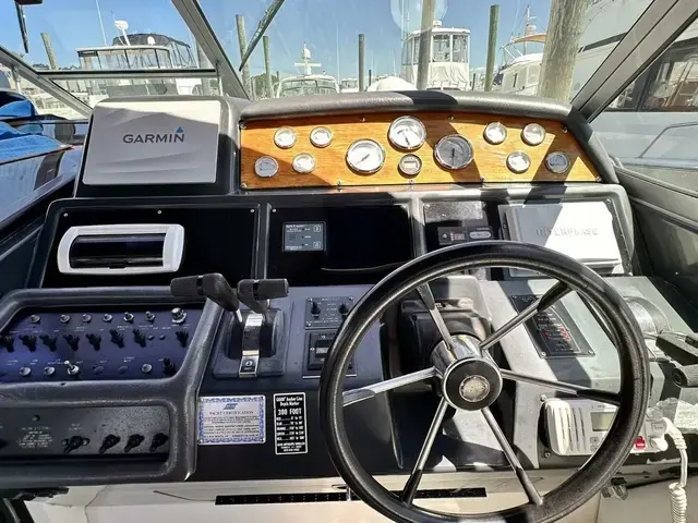 Sea Ray 400 Express Cruiser