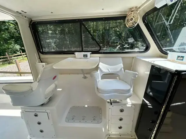 Maycraft 2700 Pilothouse