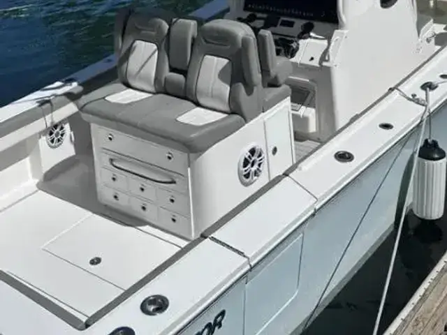 Regulator Boats 34