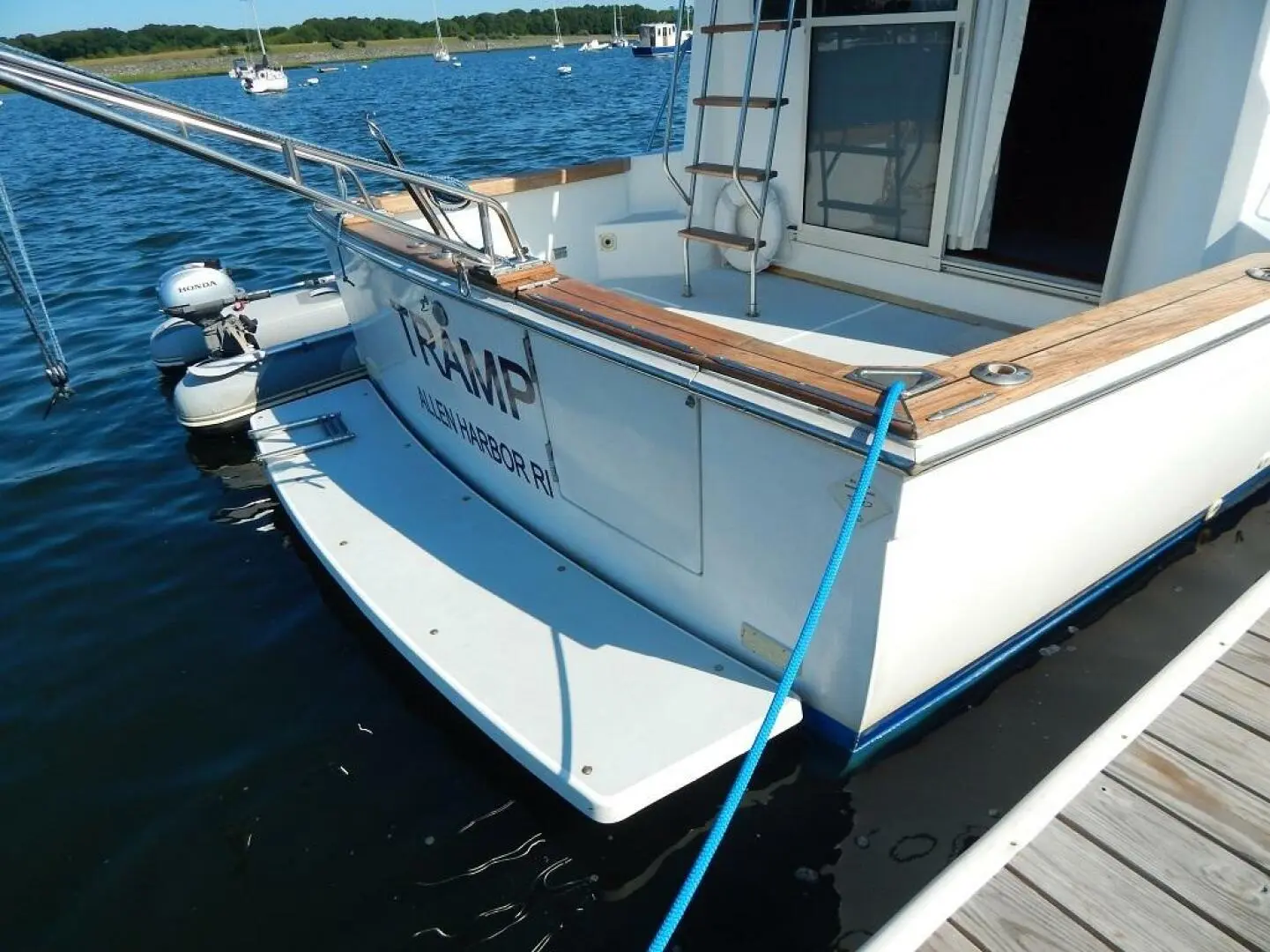 1990 Cape Dory flybridge